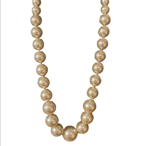 Kenneth J Lane chunky faux pearls necklace - Picture 11 of 12